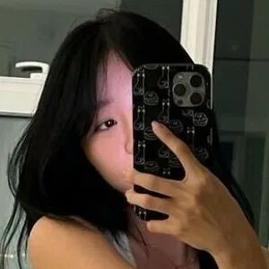 Evelyn Ha's profile image