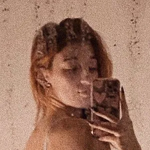 Emyjolie_'s profile image